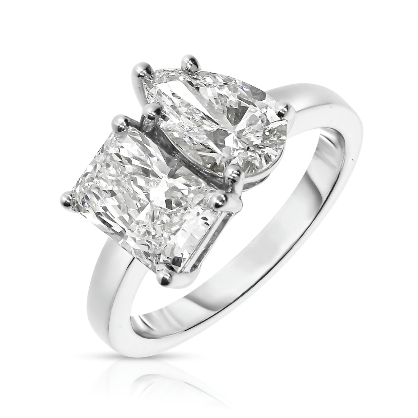 Sidestone Ring in Gold with Radiant-Cut Diamond – Celestial Tides | RadiantDiamond