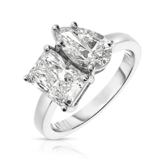 Sidestone Ring in Gold with Radiant-Cut Diamond – Celestial Tides | RadiantDiamond