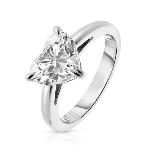 Solitaire Ring in White Gold with Heart-Cut Diamond – Eternal Heart's Whisper