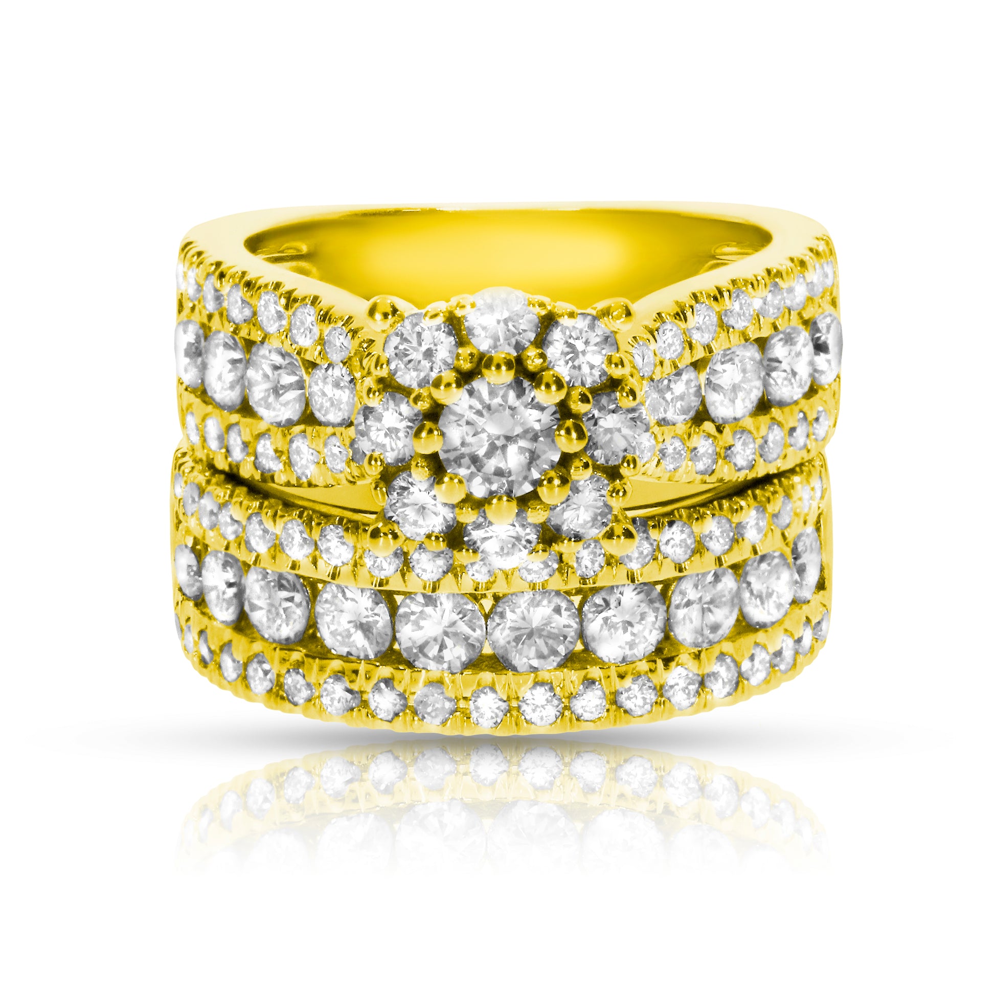 Embark on an enchanting journey of elegance with the 'Eclipse of Grace' gold halo ring, adorned with a sparkling round-cut diamond, this piece is delicate and mysterious, perfect for anniversaries or a token of eternal love.